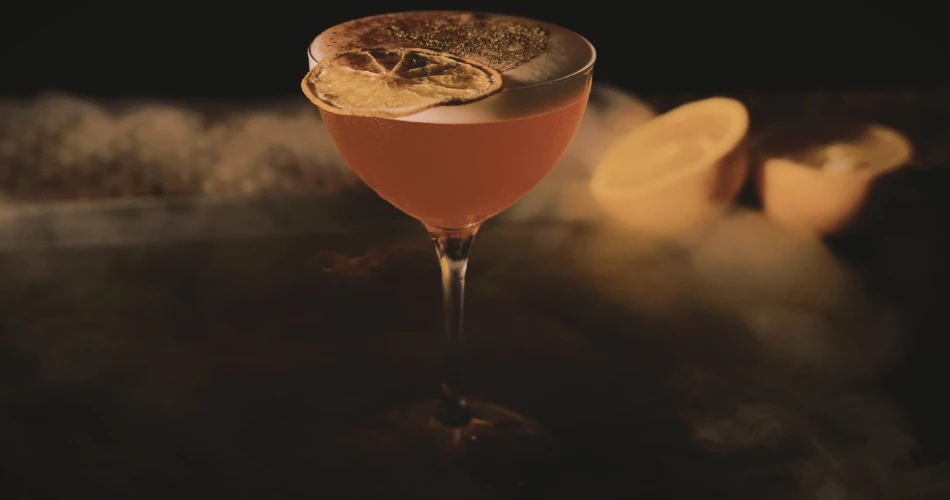Top Nightlife in Costa Mesa: Best Bars, Clubs & Late-Night Spots