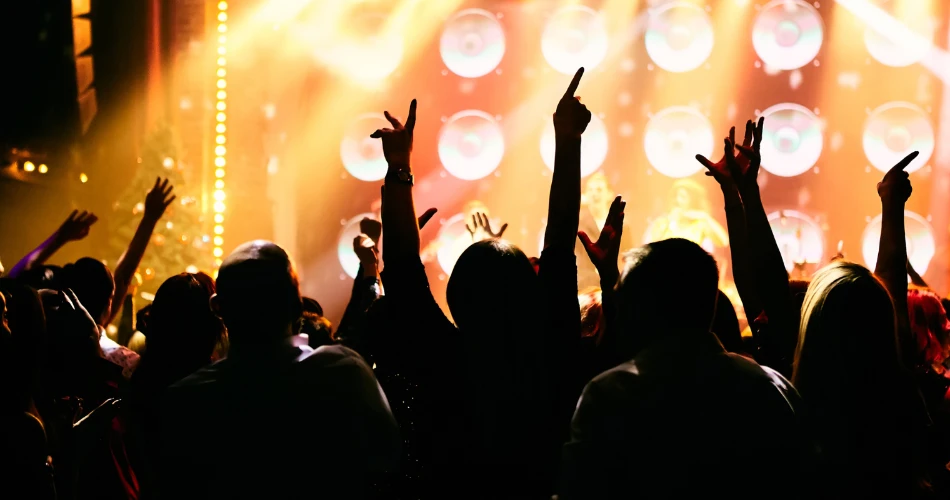 Top Nightlife in Costa Mesa: Best Bars, Clubs & Late-Night Spots
